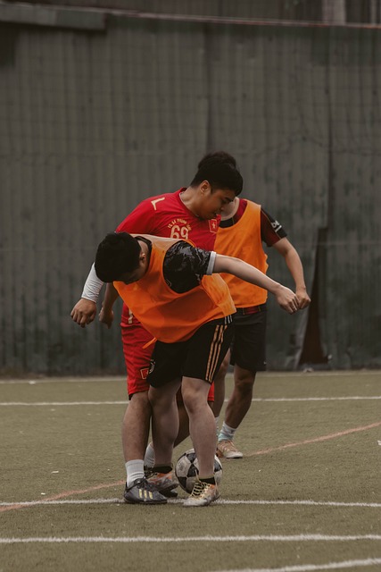 使得她无论